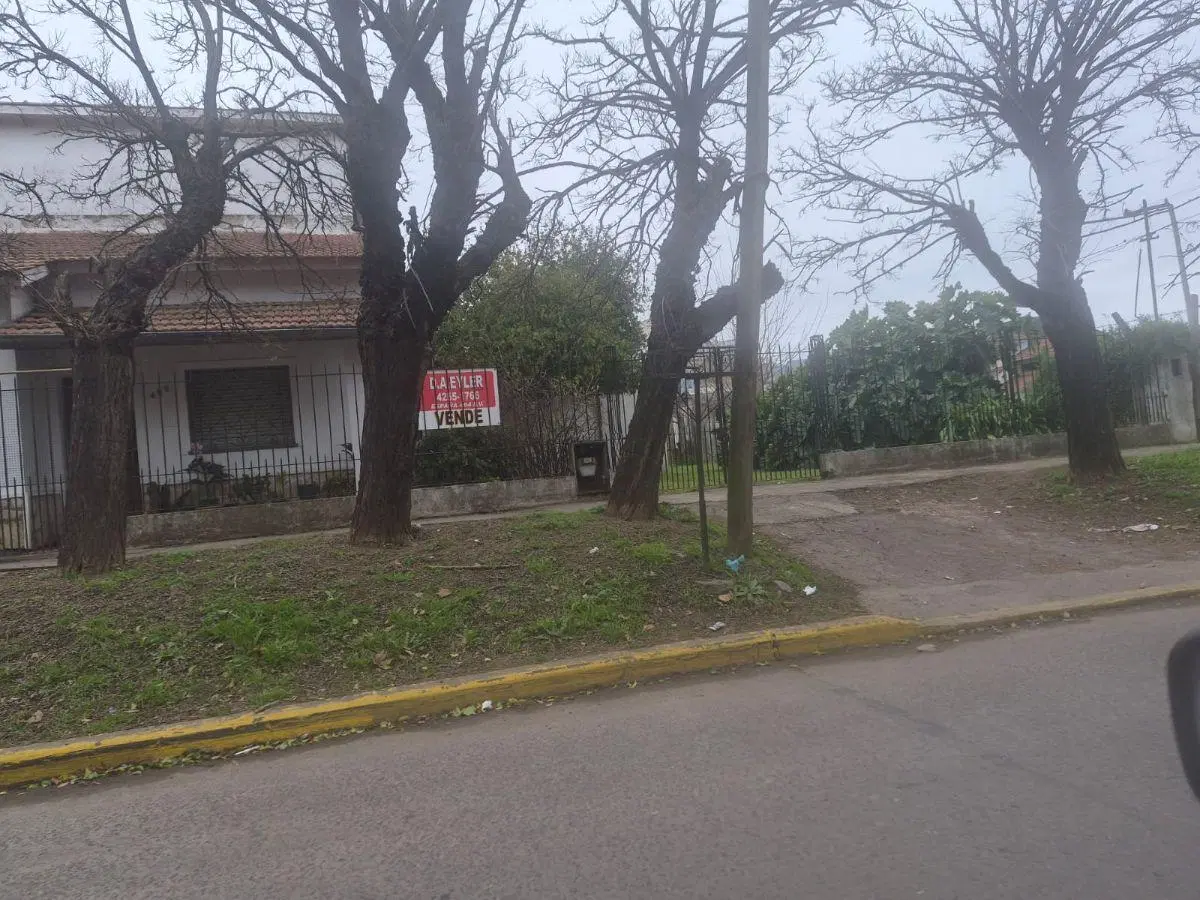 2 Lotes de terreno con casa y garage 1