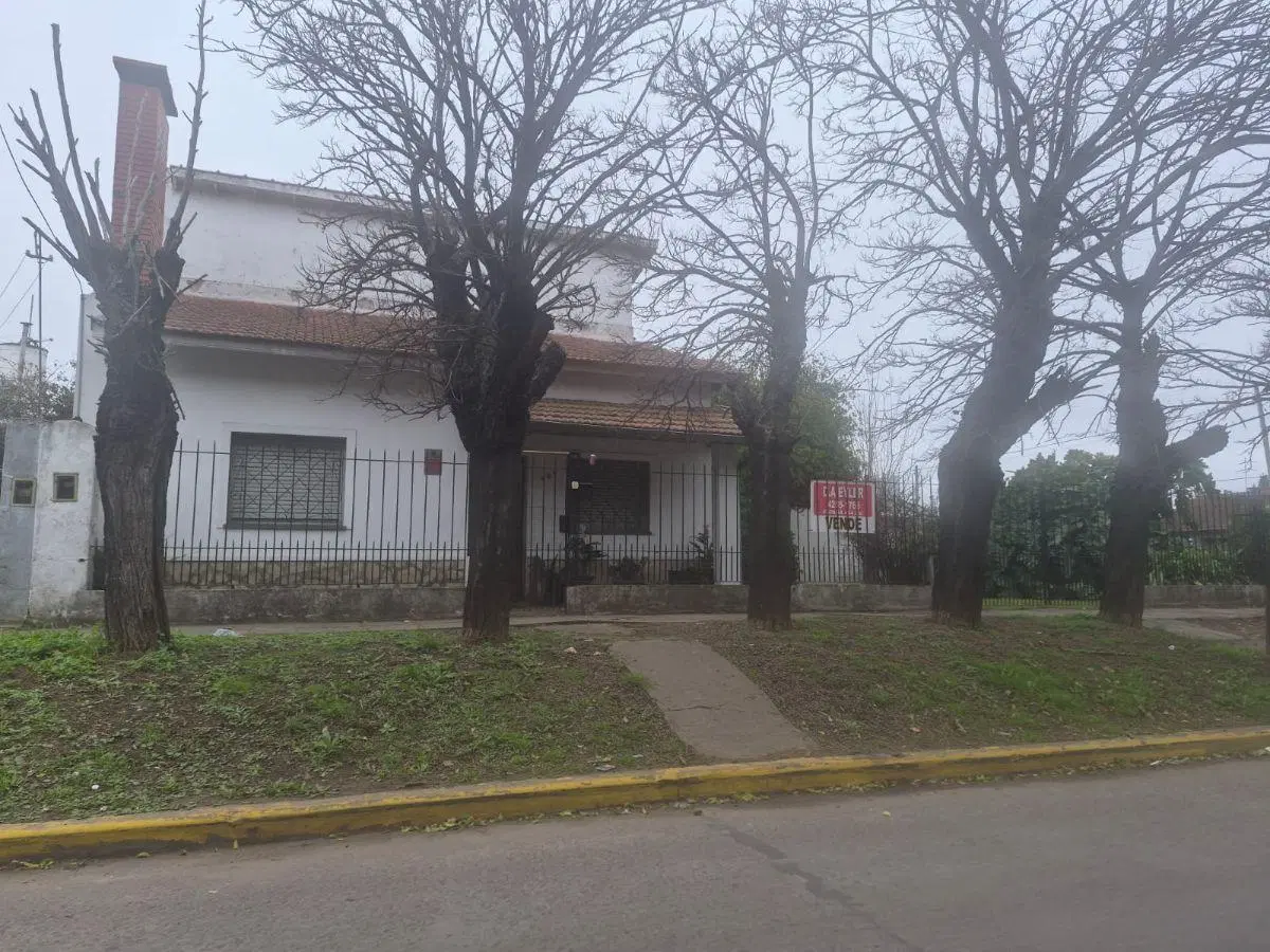 2 Lotes de terreno con casa y garage 2
