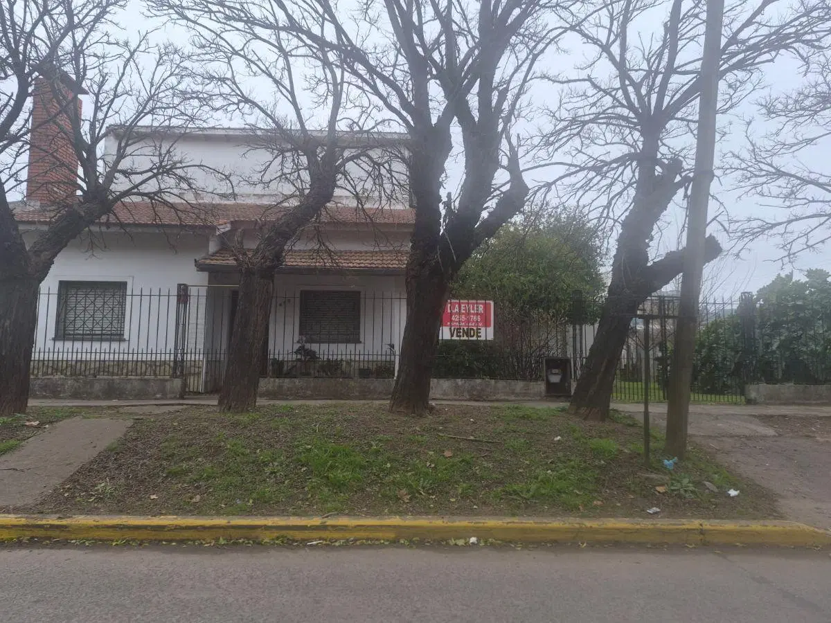 2 Lotes de terreno con casa y garage 5