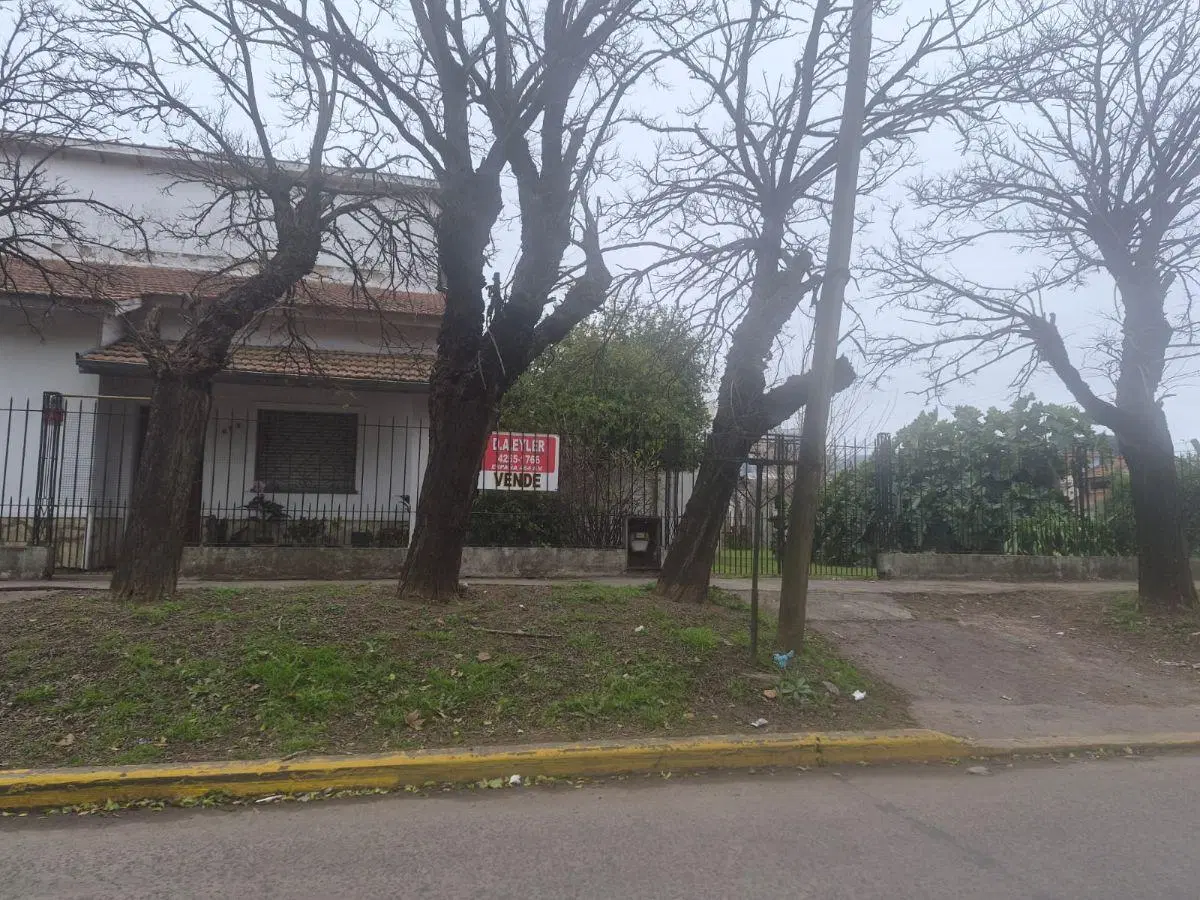 2 Lotes de terreno con casa y garage 4