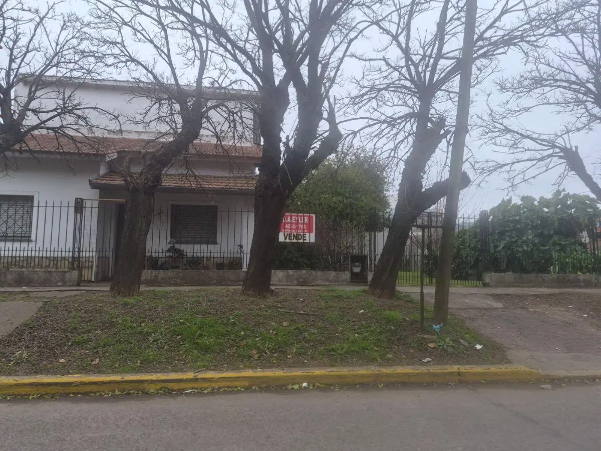2 Lotes de terreno con casa y garage 3