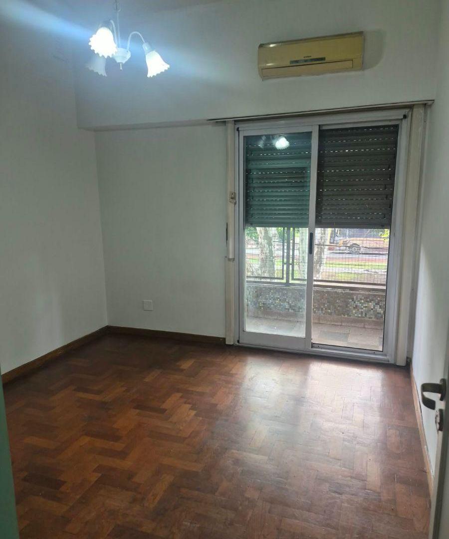 Foto de Departamento de 70 m² con 2 dormitorios en alquiler en Florencio Varela, imagen 3