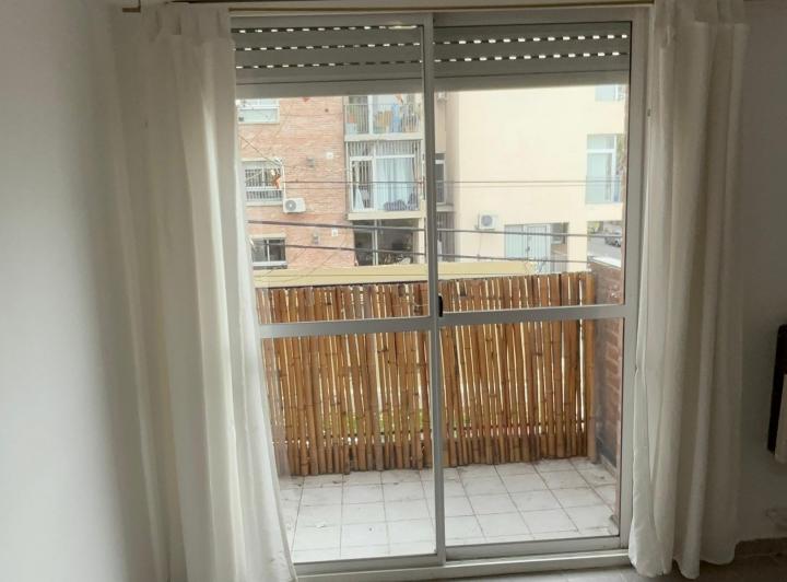 Luminoso 2 ambientes con balcón y expensas bajas en Villa Urquiza 2
