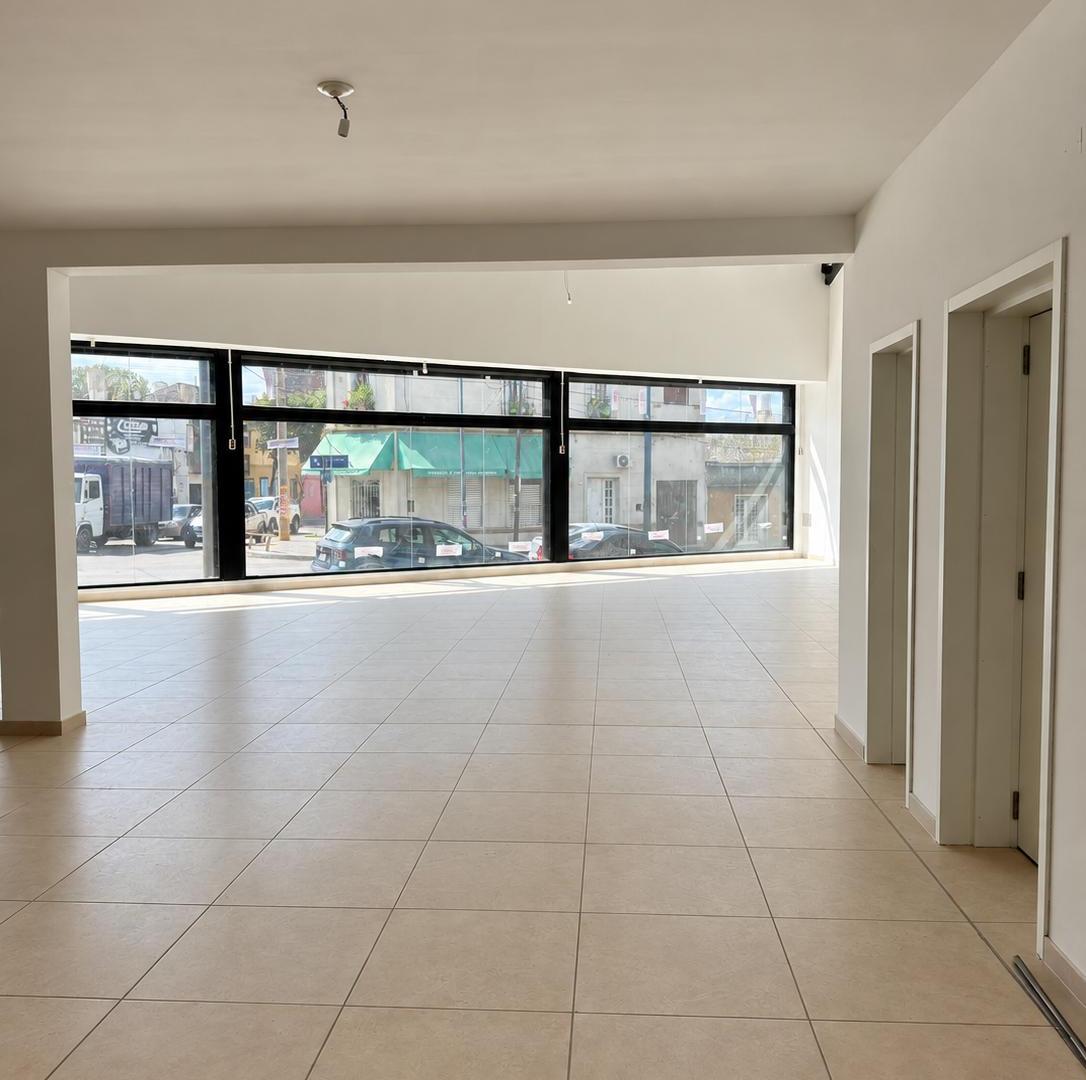 Foto de EXCELENTE LOCAL COMERCIAL EN JULIO A ROCA, imagen 2