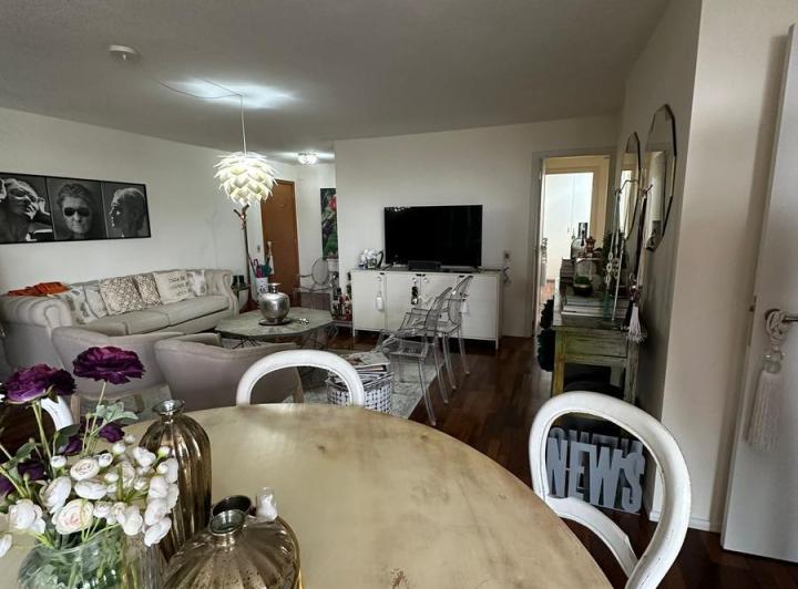 Alquiler Apartamento en el Centro de Pocitos con muebles de 3 dormitorios y Garaje, full Amenities 2
