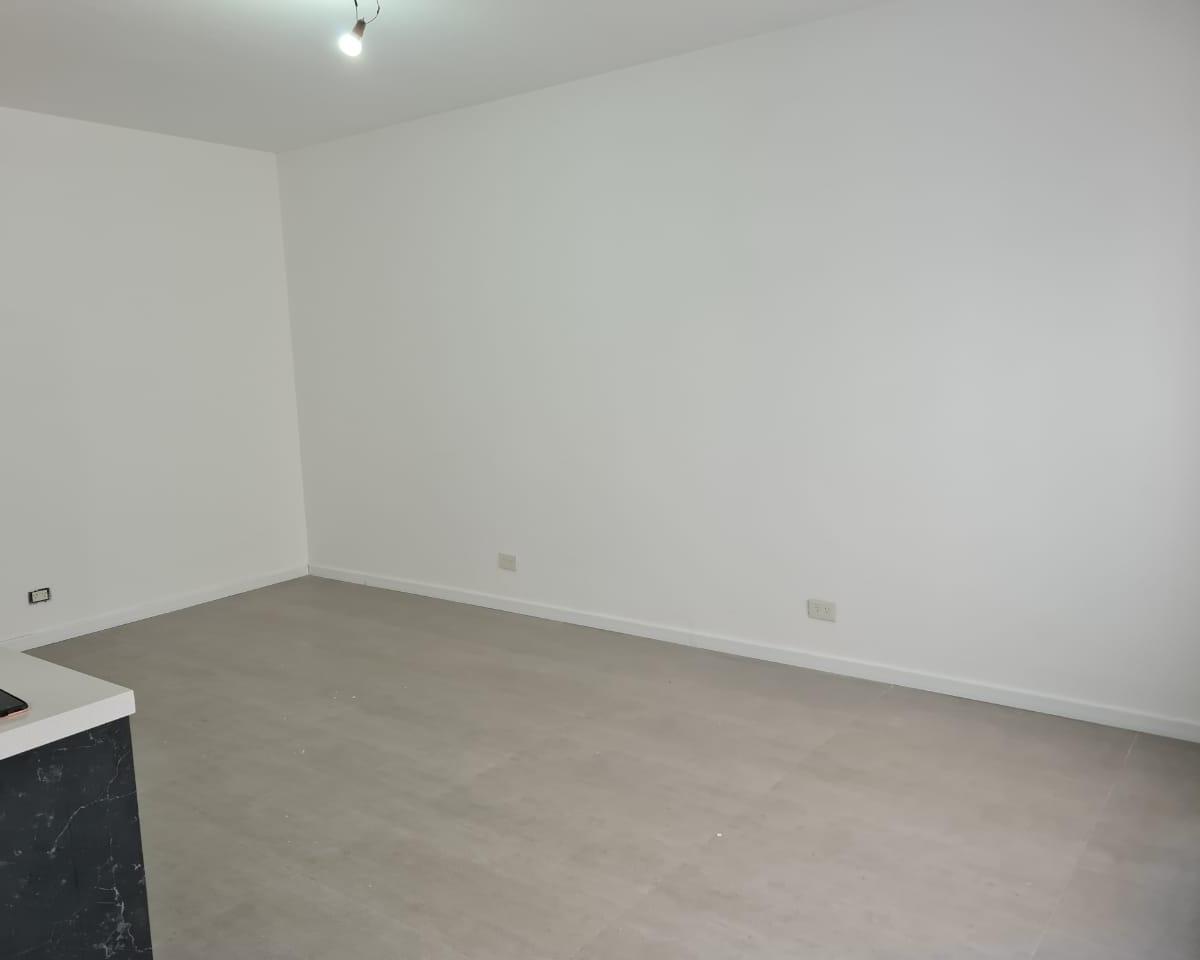 Departamento 83 m² Restaurado - Barrio Porteño de San Cristobal (4 Ambientes) 3