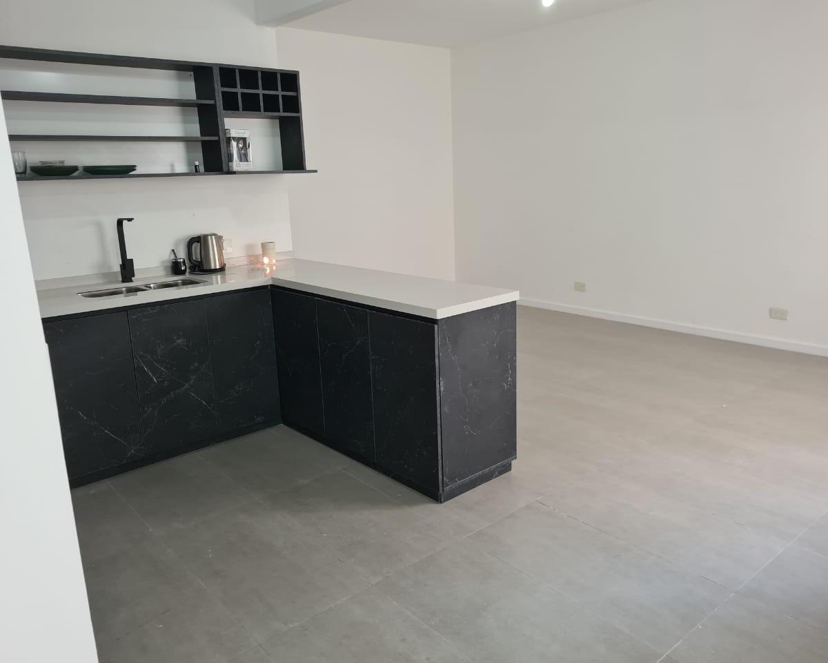 Departamento 83 m² Restaurado - Barrio Porteño de San Cristobal (4 Ambientes) 1
