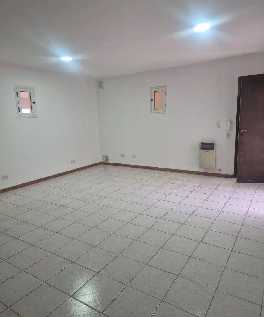 DEPARTAMENTO EN CALLE 20 DE SEPTIEMBRE, A MEDIA CUADRA DE LA PLAZA DE LUJAN 4