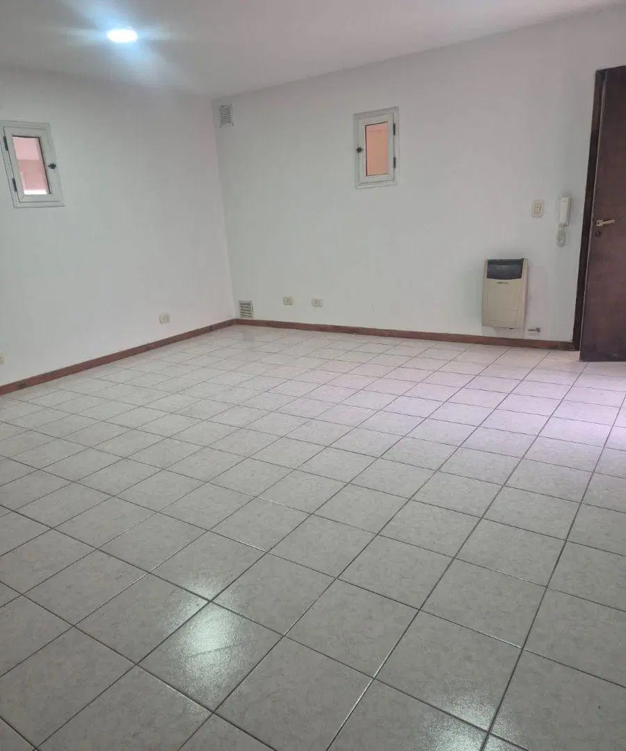 DEPARTAMENTO EN CALLE 20 DE SEPTIEMBRE, A MEDIA CUADRA DE LA PLAZA DE LUJAN 5