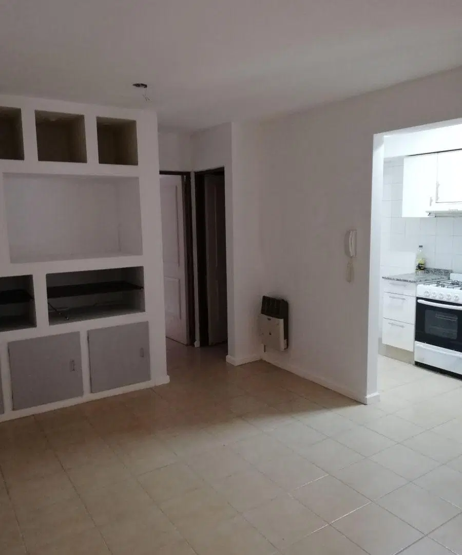 DEPARTAMENTO EN CALLE ECHEVERRIA, BARRIO BOMBAL DE GODOY CRUZ. 1