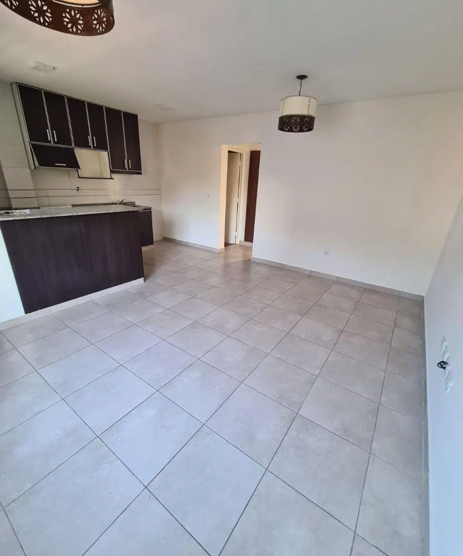 Se vende hermoso departamento en Carrodilla. 5