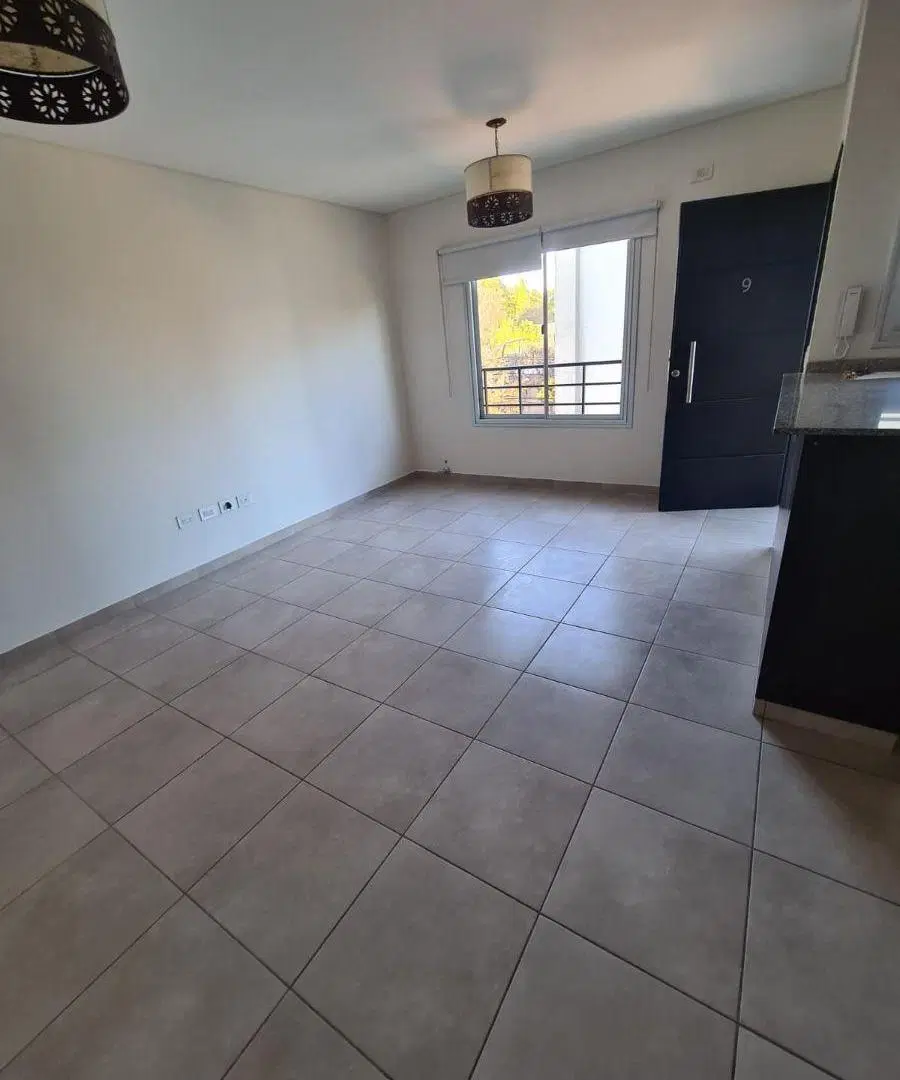 Se vende hermoso departamento en Carrodilla. 3