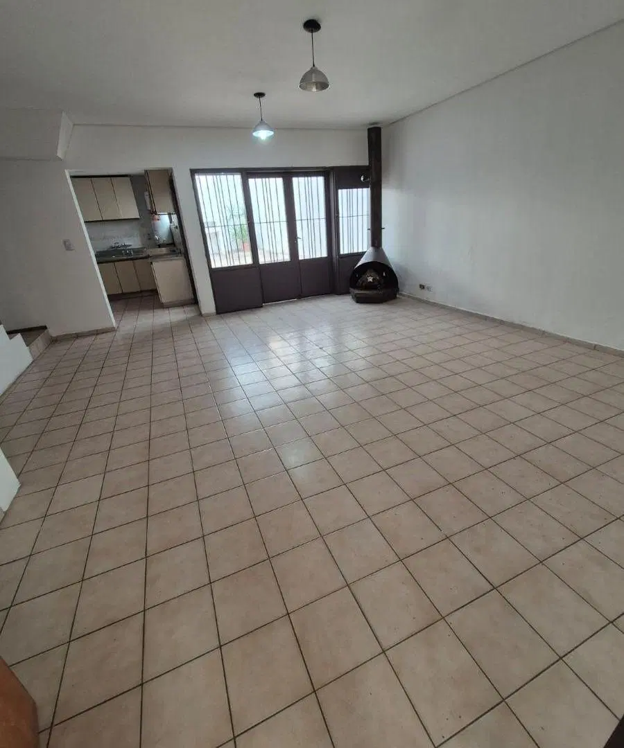 ALQUILO CASA EN GUAYMALLÉN SOBRE CALLE MITRE - INMEDIACIONES ESPACIO LE PARC 8