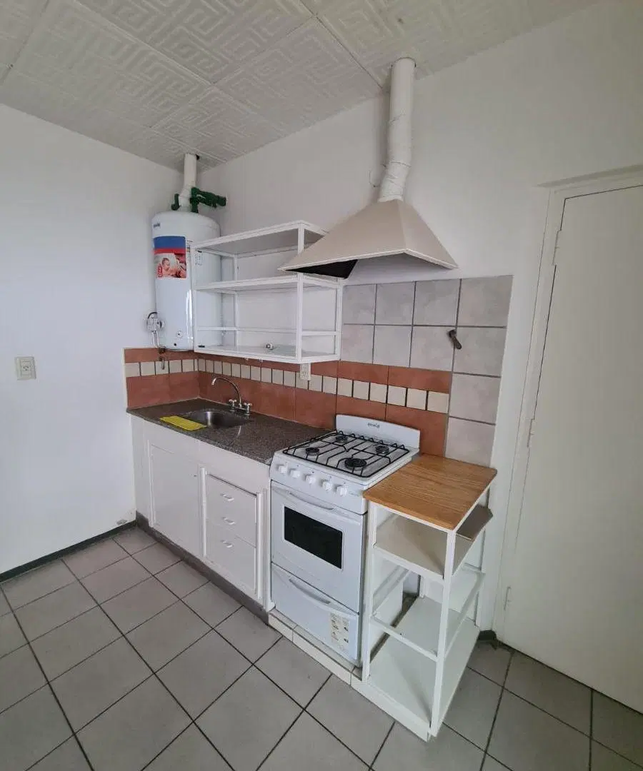 ALQUILO HERMOSA CASA EN SEXTA SECCIÓN 4