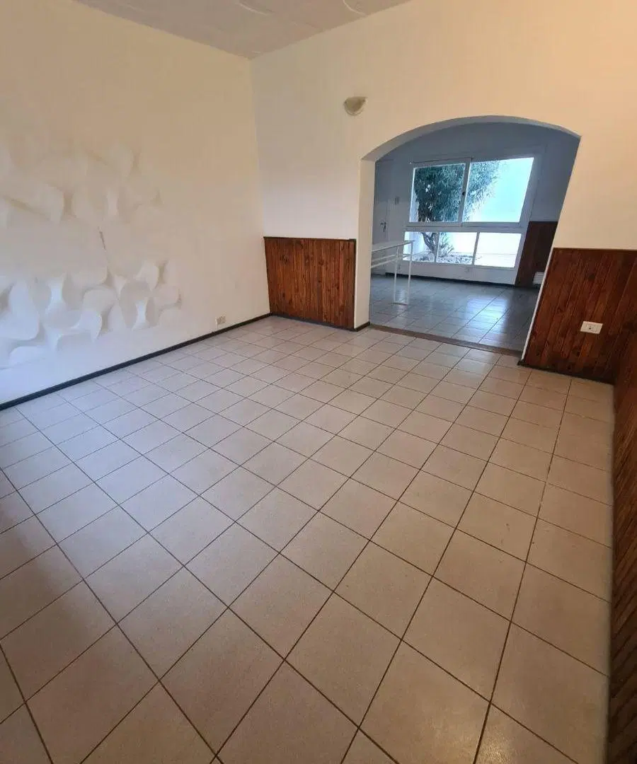 ALQUILO HERMOSA CASA EN SEXTA SECCIÓN 2