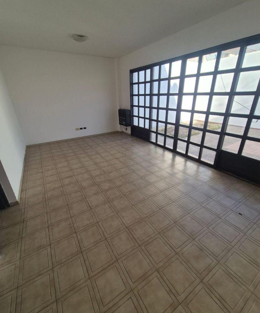Foto de ALQUILO HERMOSA CASA EN SEXTA SECCION DE LA CIUDAD DE MENDOZA, imagen 5