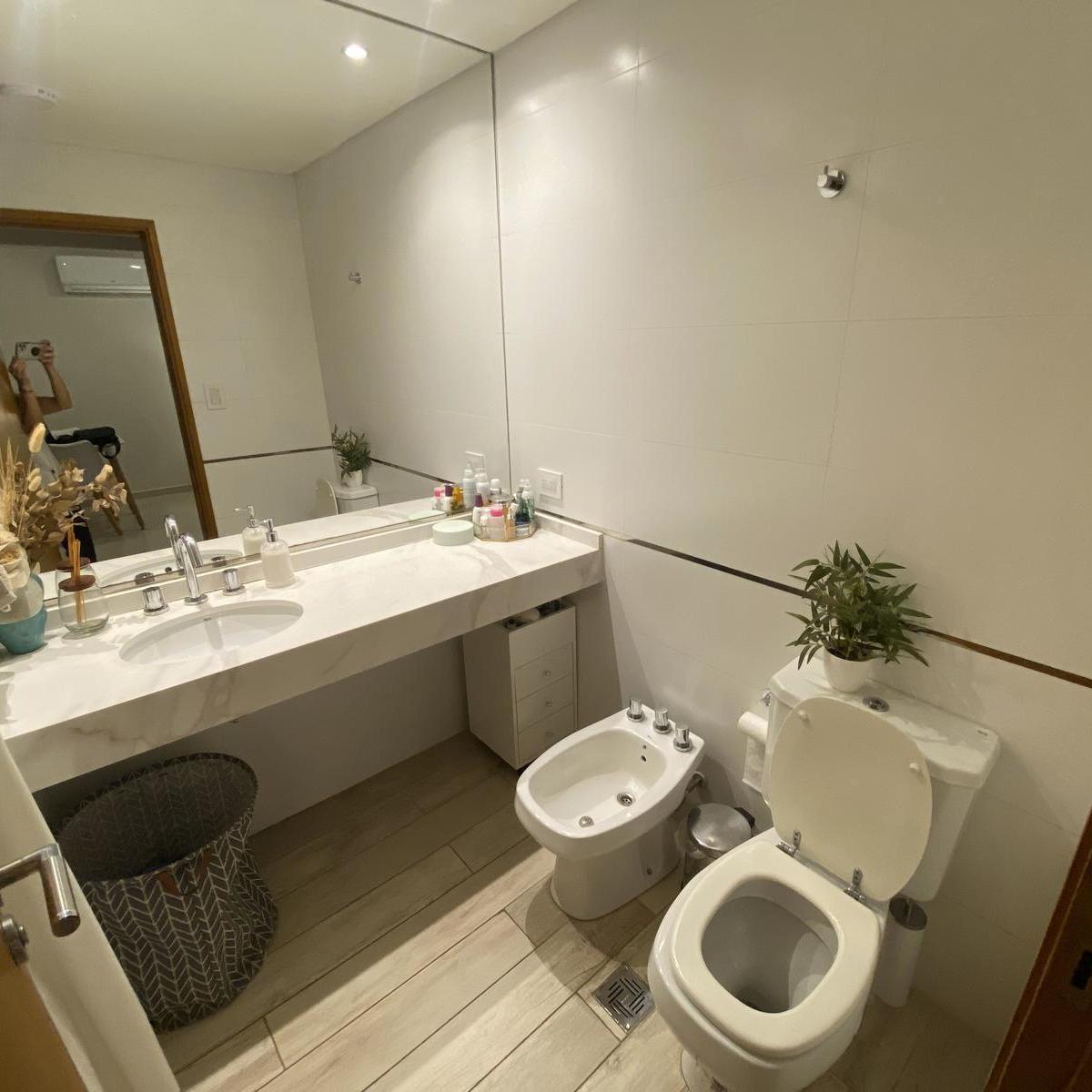 Venta Departamento Dos Dorm en Barrio Norte 1