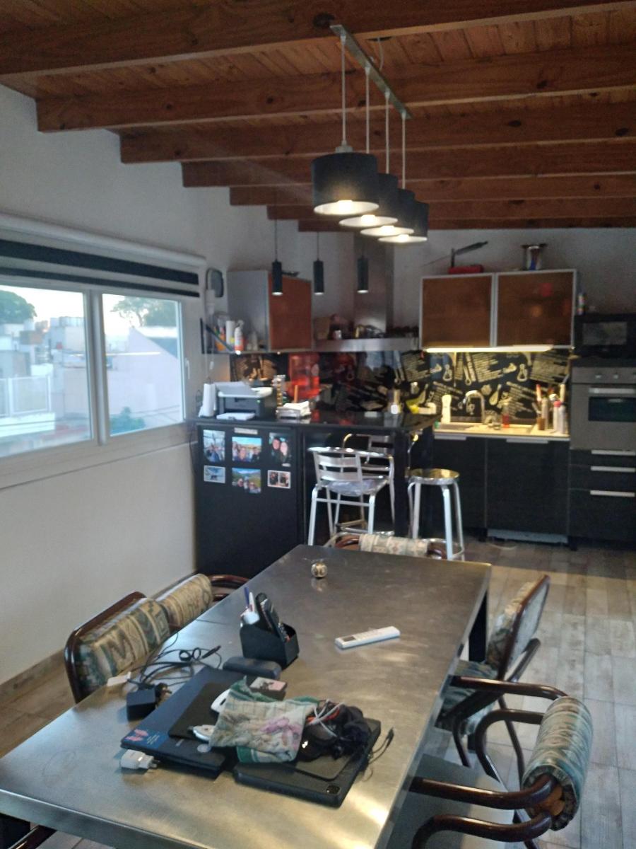 Venta Casa 4 Ambientes con Quincho Floresta 4