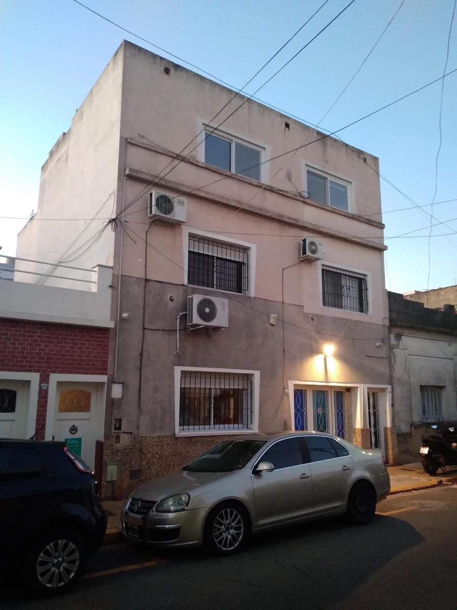 Venta Casa 4 Ambientes con Quincho Floresta 1