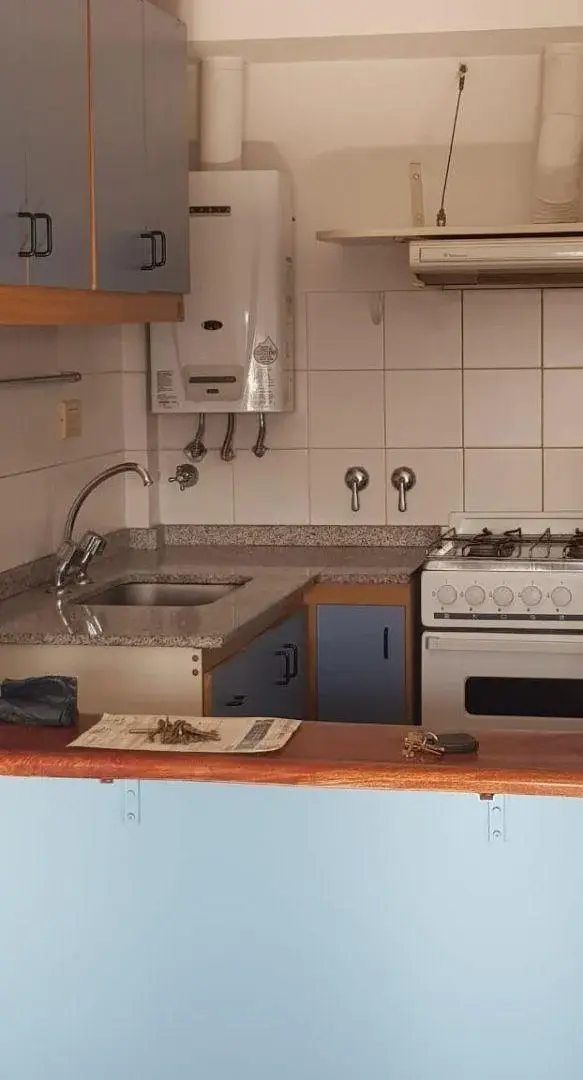 Moreno al 200. 1 dormitorio externo con balcón, bajos gastos! 2
