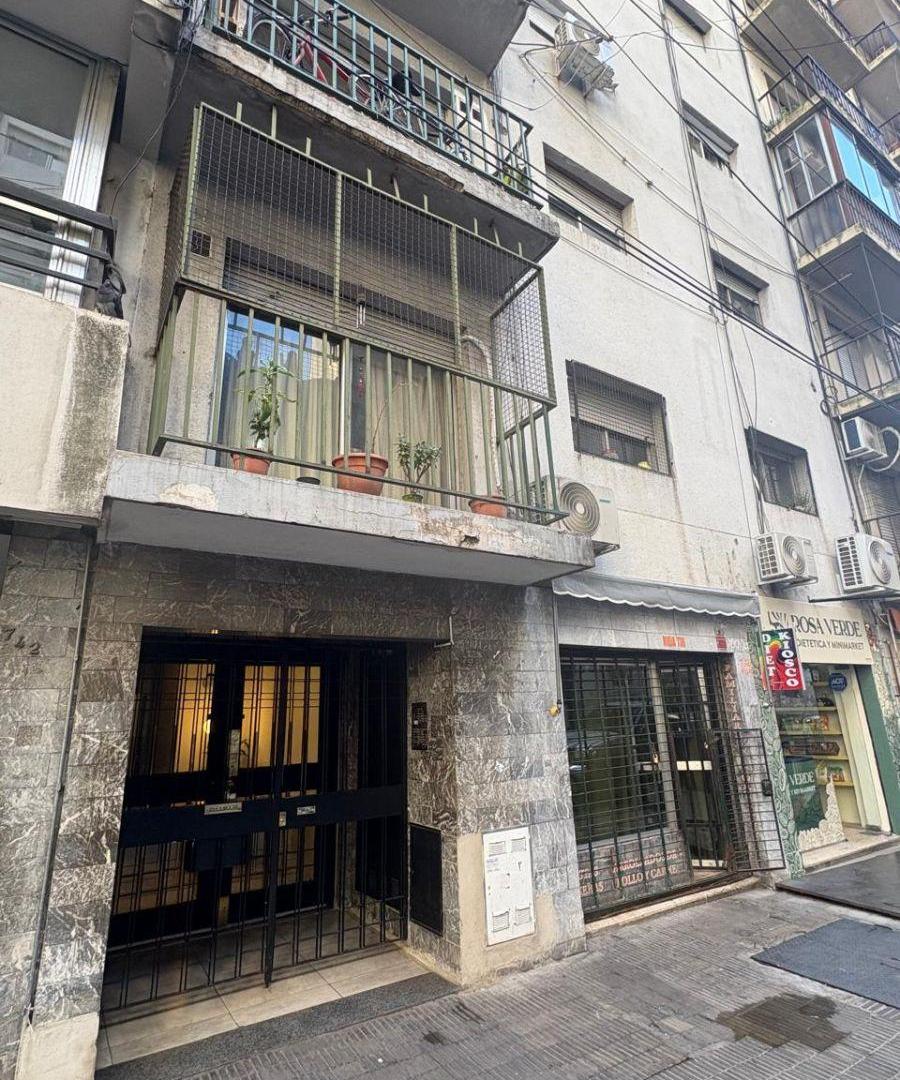 Departamento 2 dormitorios antiguo en zona centro