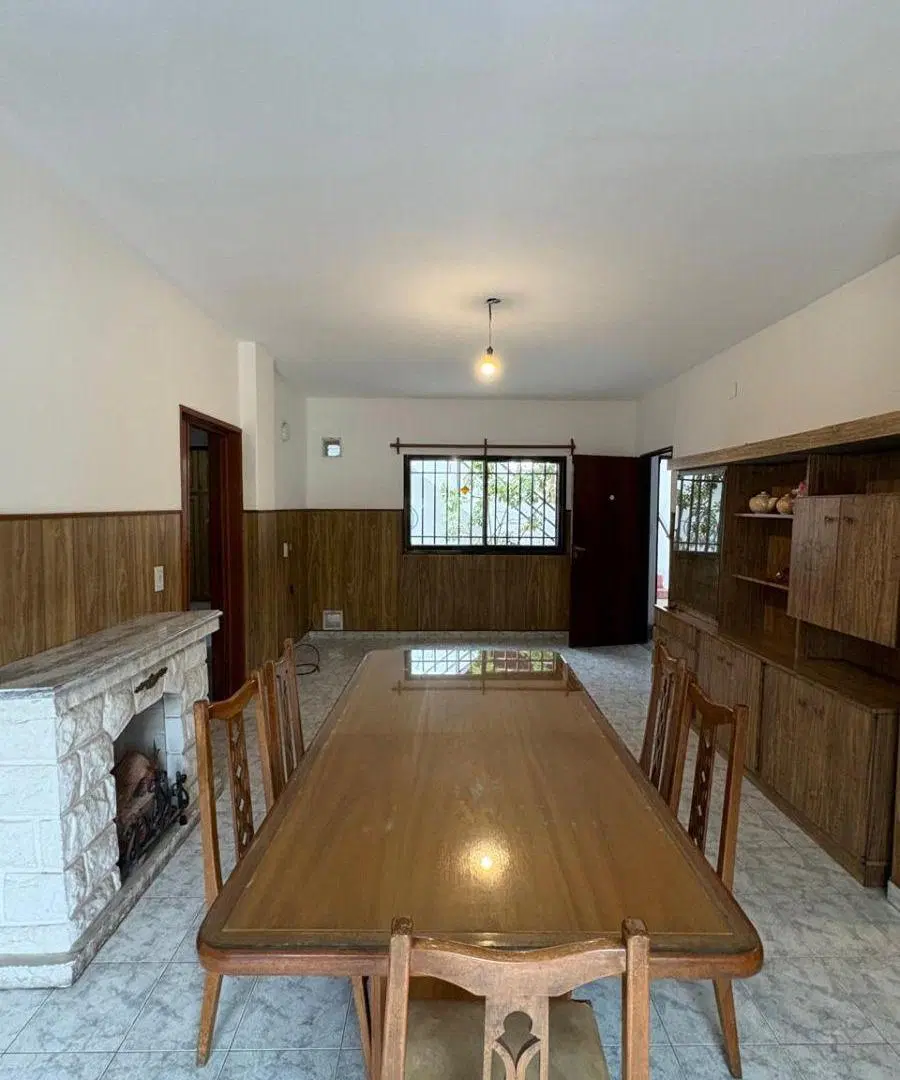 Casa en alquiler 2 dormitorios - 2 Cocheras - Deposito/Galpon 5