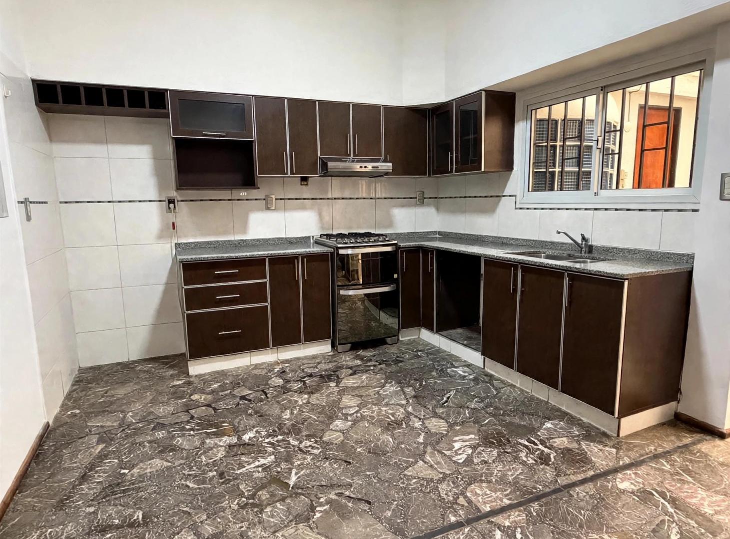 Foto de Casa de 3 dormitorios con cochera en Echesortu, imagen 5