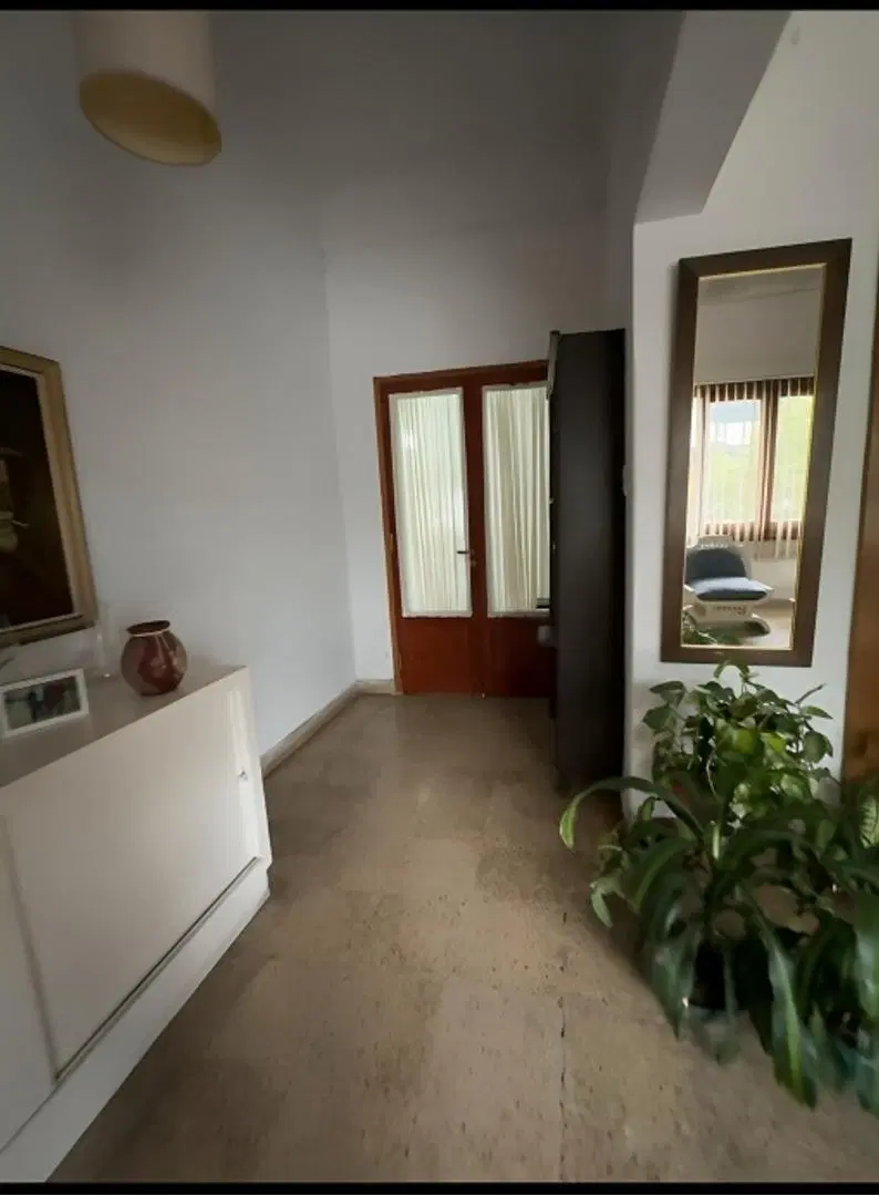 Hermosa Casa Amplia. a Cuadras de Cofico y Calle Esquiu 5