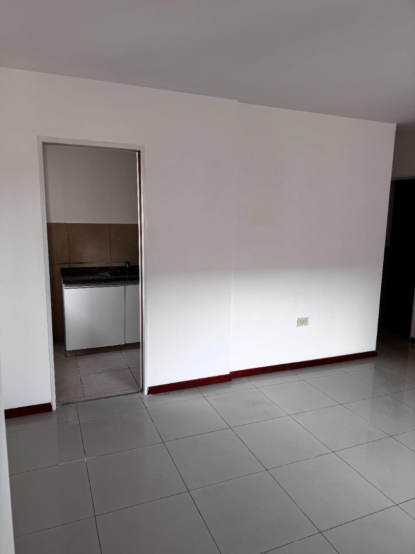 Foto de DEPARTAMENTO EN ALQUILER EN 7mo PISO BARRIO COFICO, imagen 4