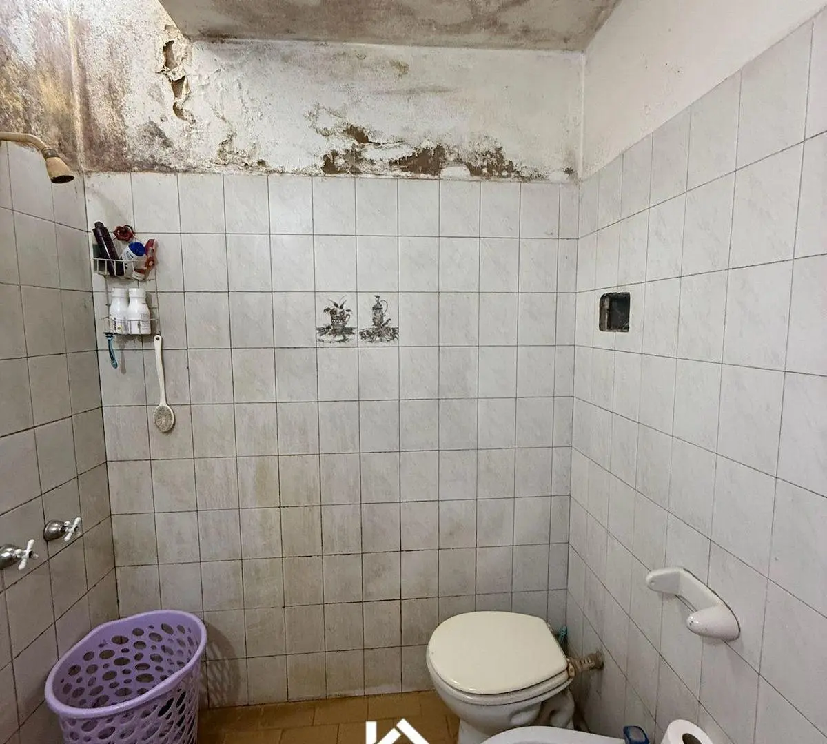 Venta de casa  Taller con Gran terreno en B Estación Flores  659 m en esquina 4