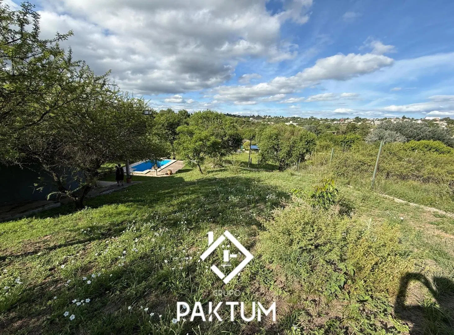 Casa con pileta en venta en Estancia vieja 1