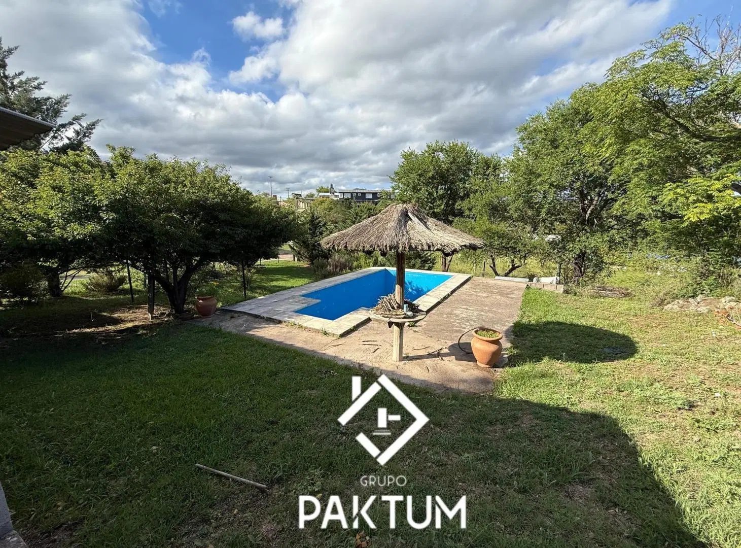 Casa con pileta en venta en Estancia vieja 2