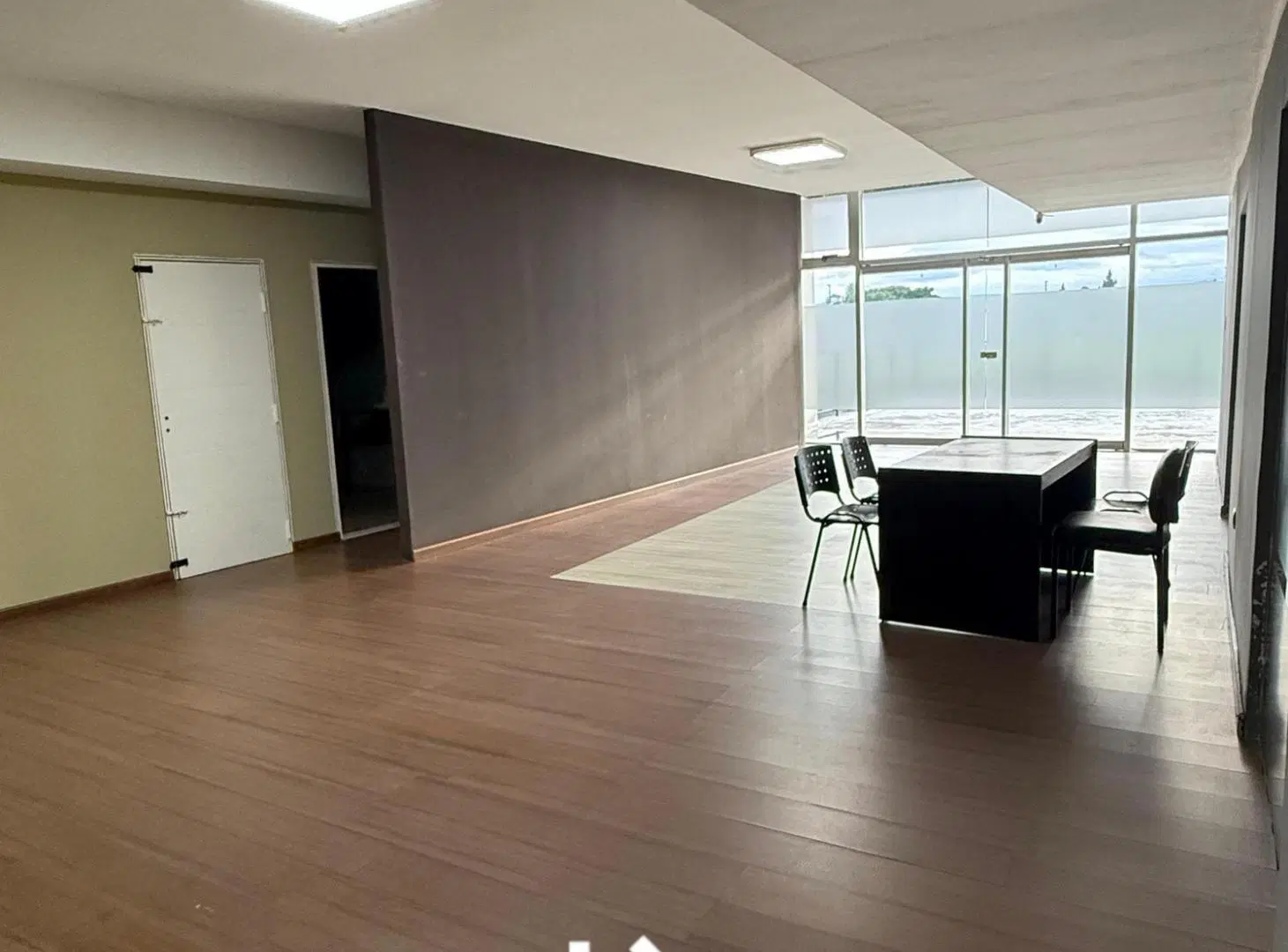 Venta de Piso completo de oficina con cochera 4