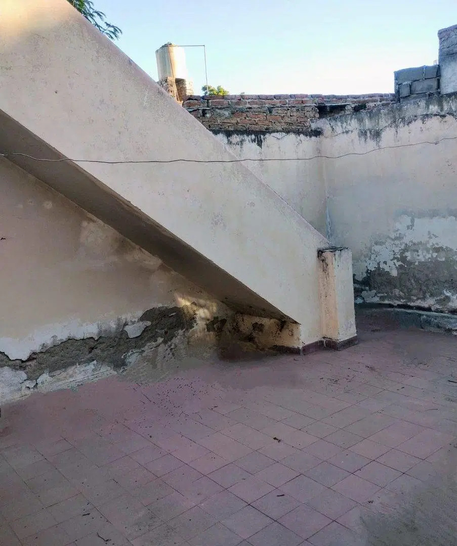 SE VENDE PROPIEDAD SOBRE AV HIPÓLITO YRIGOYEN 2