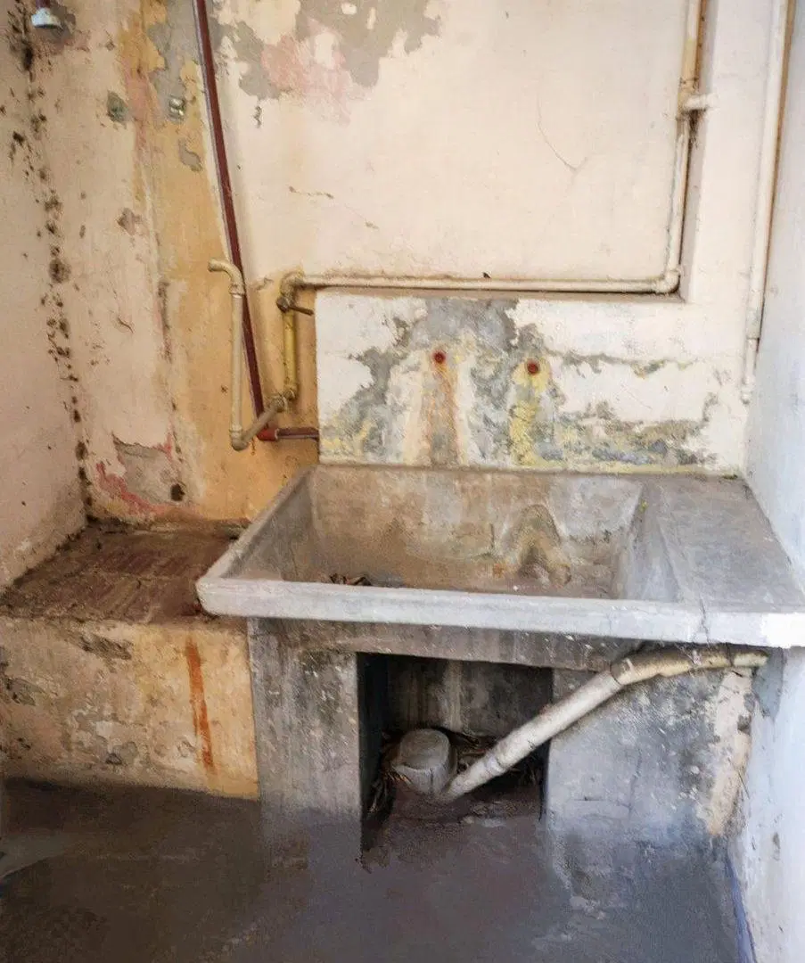 SE VENDE PROPIEDAD SOBRE AV HIPÓLITO YRIGOYEN 5