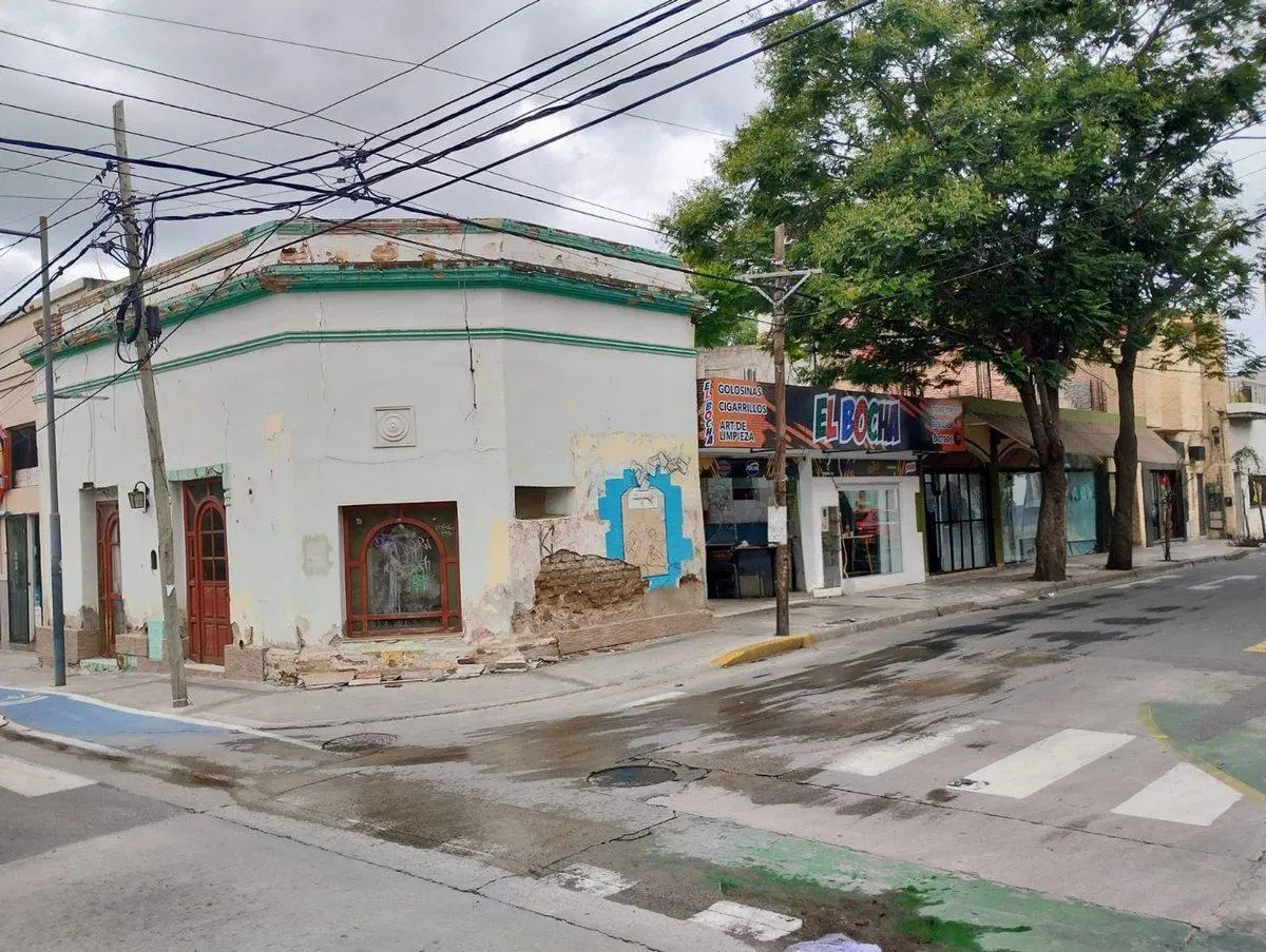 SE VENDE IMPORTANTE PROPIEDAD CÉNTRICA CON LOCALES 5
