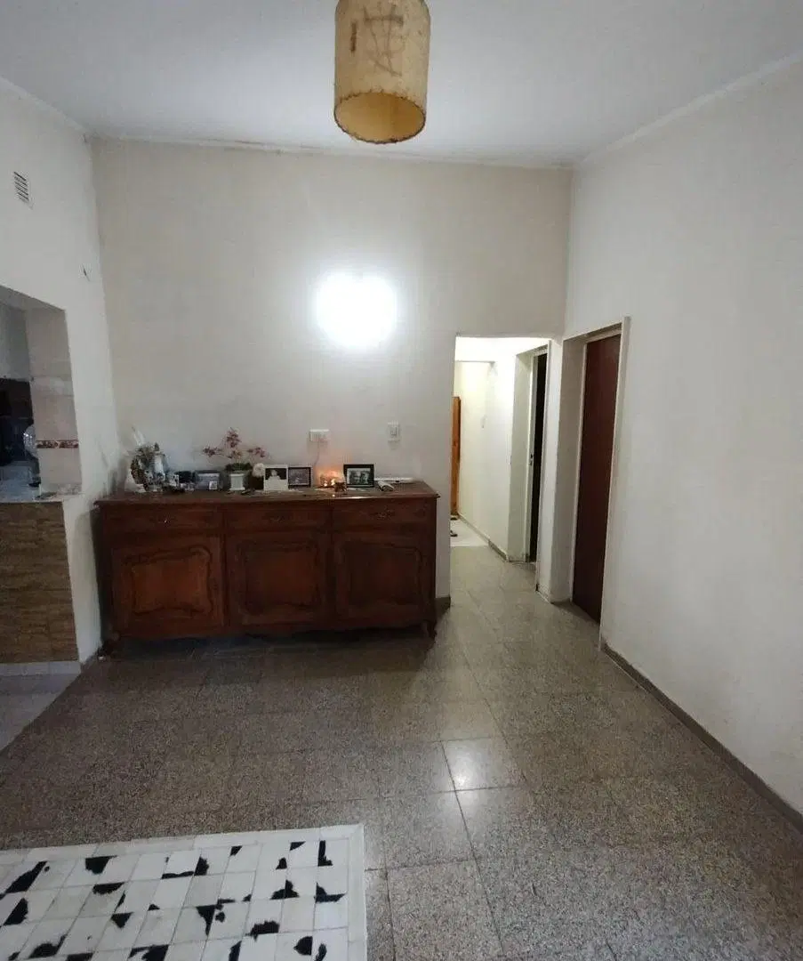 SE VENDE CASA 6 AMBTES FRAY M.ESQUIÚ. FACILIDADES 5