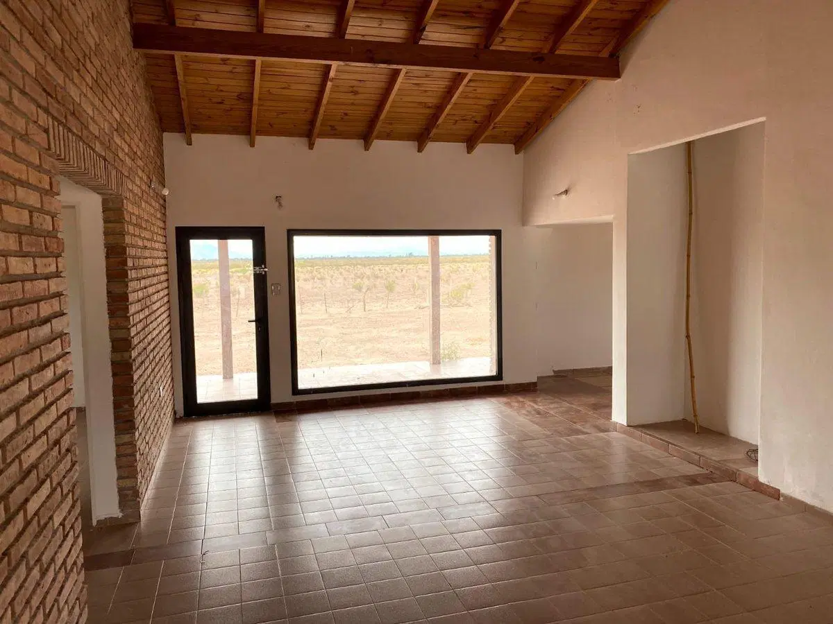 SE VENDE CAMPO EN TINOGASTA 388 Has CHALET, GALPON 4