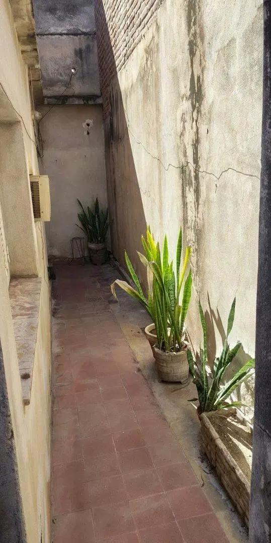 SE VENDE CASA AMPLIA CON COCHERA ZONA CENTRICA CAP 4