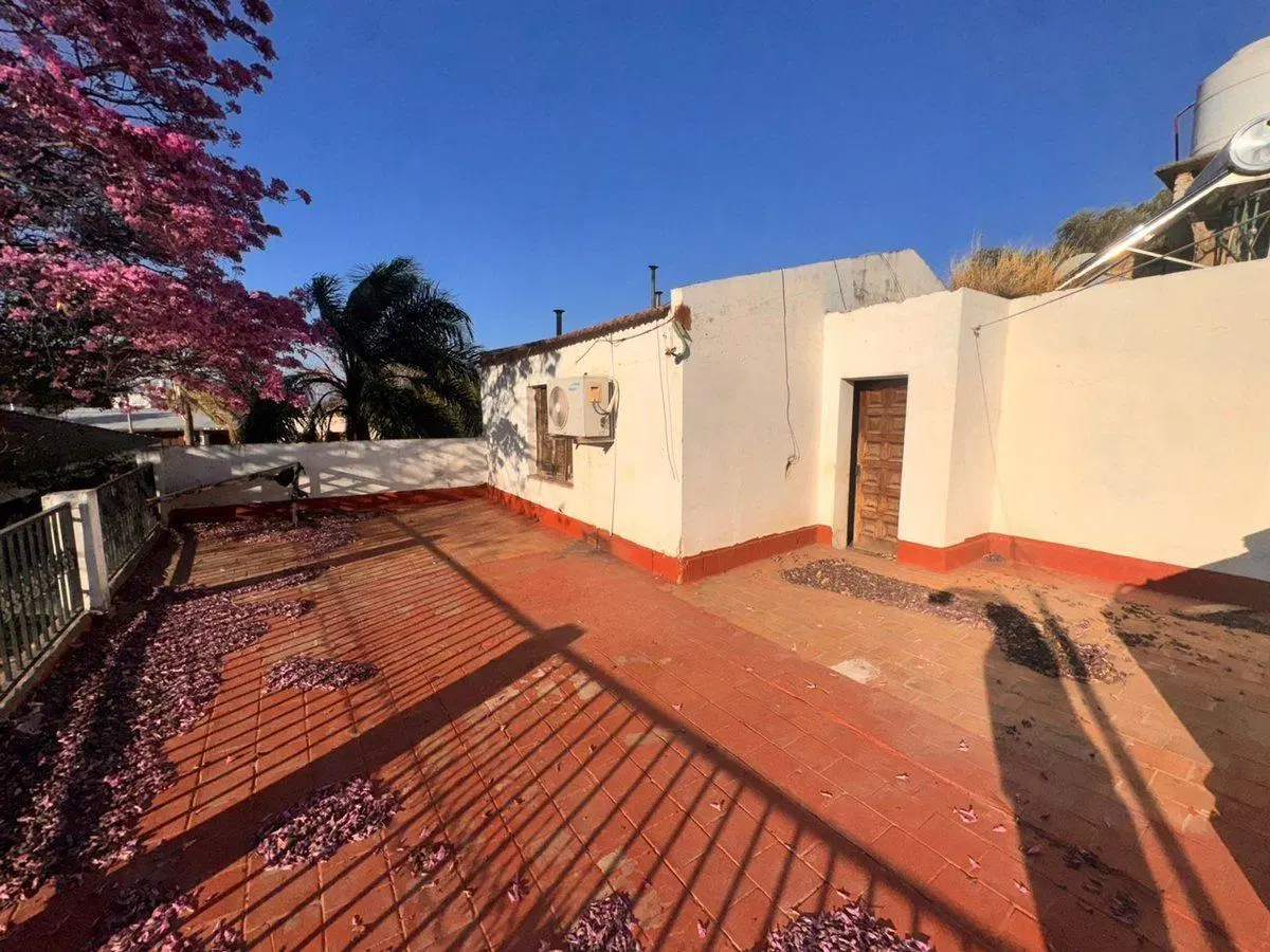 SE VENDE CASA DE 2 PLANTAS EN AV PTE CASTILLO 3468 3