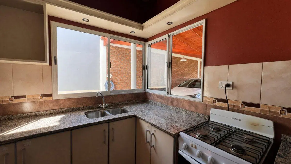 SE VENDE CASA 5 AMBIENTES VALLE VIEJO SUMALAO 3