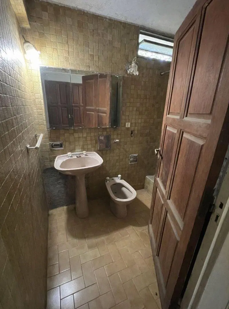 SE VENDE CASA A REFACCIONAR OPORTUNIDAD INVERSION 4
