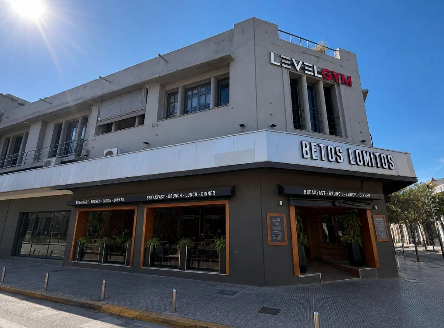 Se vende EMBLEMÁTICA ESQUINA en Catamarca 2
