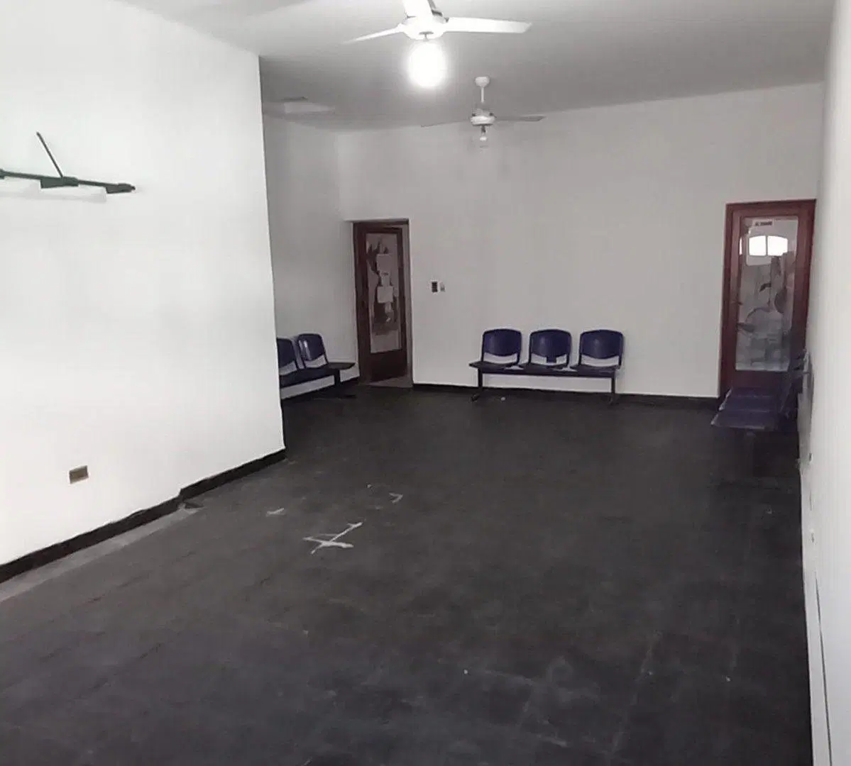 SE ALQUILA LOCAL CON OFICINAS EN PLENO CENTRO 2