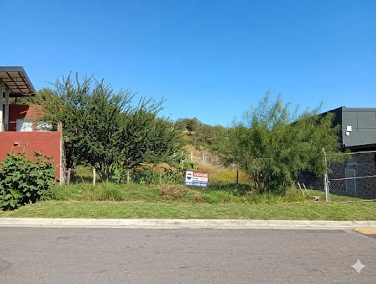 SE VENDE TERRENO 1.975 M2, ZONA ALTA CATAMARCA CD 3