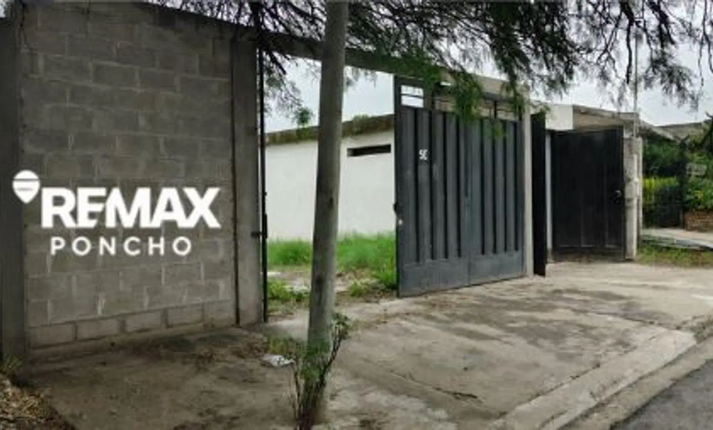 SE VENDE LOTE CON 480M2+GARAGE 32M2 ZONA SUR CAP. 3