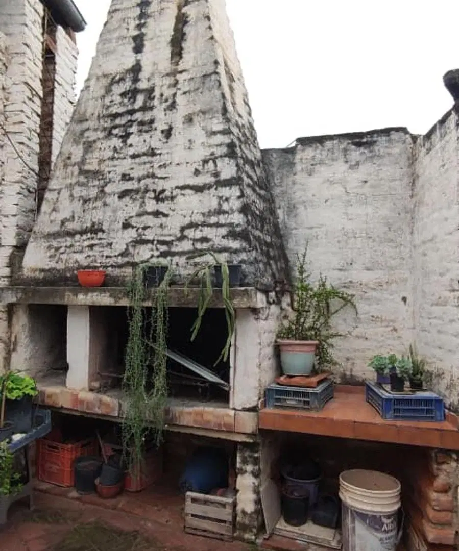 Casa de 2 Dormitorios en Venta Sobre Avenida 4