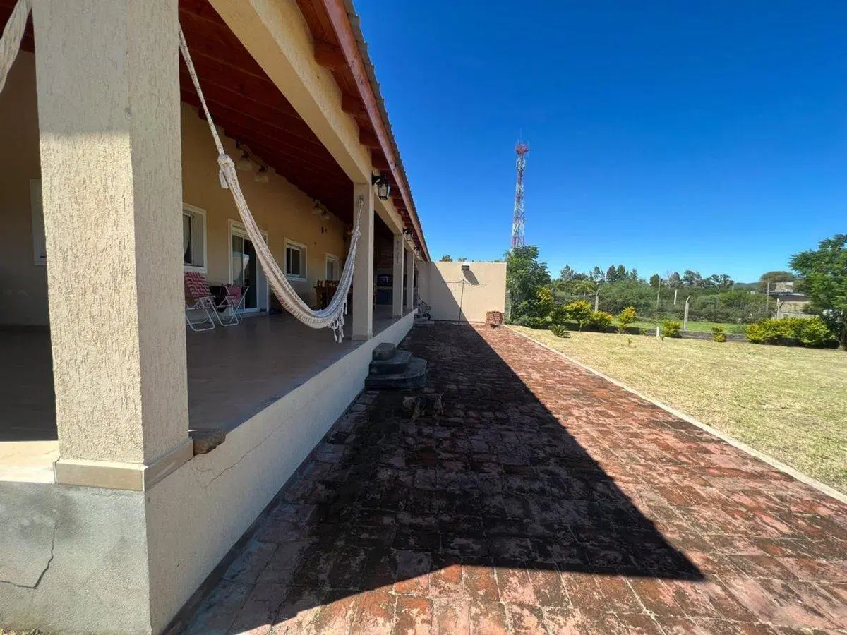 SE VENDE CASA 1ER NIVEL, FRAY M. ESQUIÚ. FACILIDAD 4
