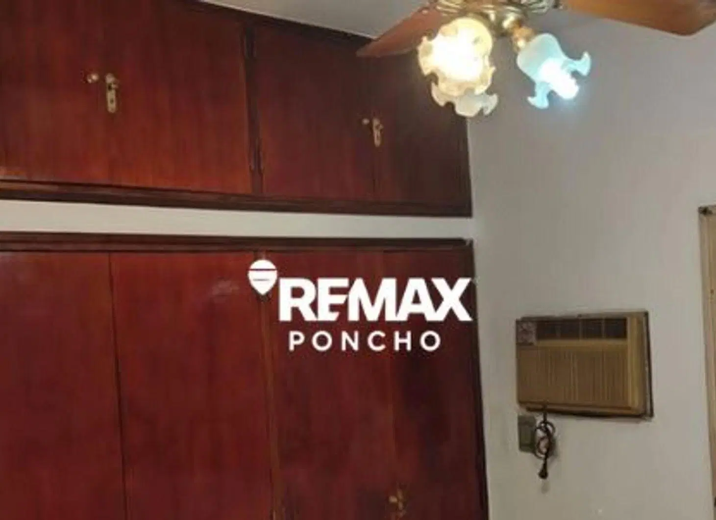 SE VENDE CASA AMPLIA CON COCHERA ZONA CENTRICA CAP 4