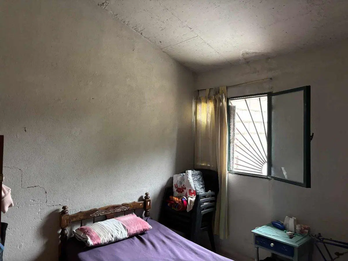 SE VENDE CASA - Bª 11 DE MAYO, ZONA NORTE, 3 AMB. 3